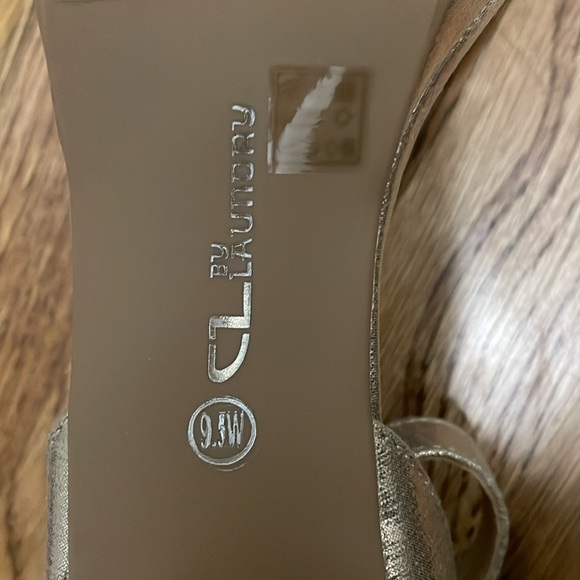 Chinese Laundry WIDE WIDTH GO ON 2 Platform Heels - Picture 7 of 7